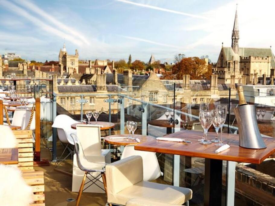 Stunning Riverside Oxford Apartment With Parking エクステリア 写真